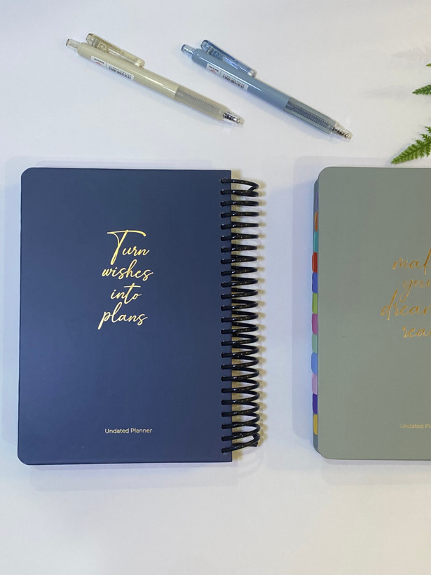 پلنر سالانه بدون تاریخ دات نوت(۴رنگ)
